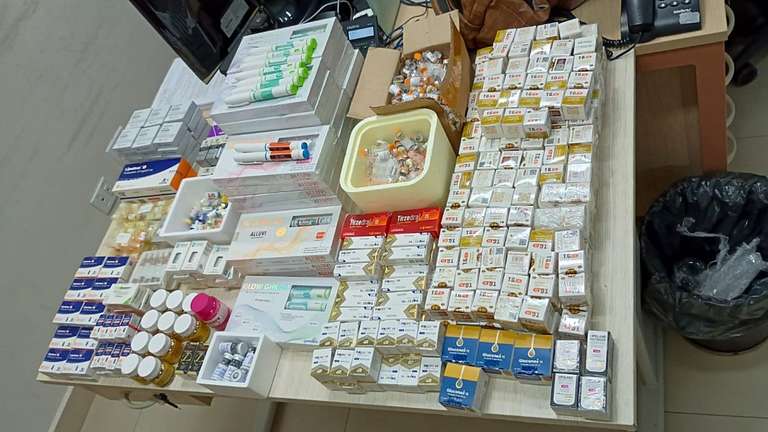 Mais de 2,2 mil canetas e ampolas emagrecedoras irregulares s&atilde;o apreendidas em transportadora