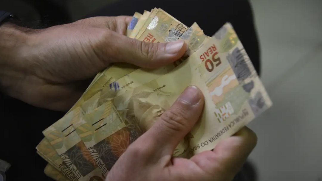 Caixa paga Bolsa Fam&iacute;lia a benefici&aacute;rios com NIS de final 9