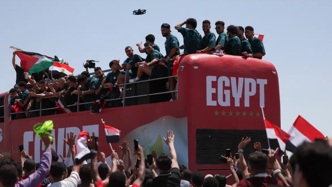 Jogadores do Egito são recebidos como heróis após atuação na Copa