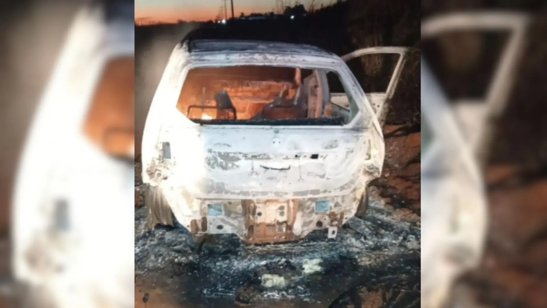 Carro é encontrado queimado na fronteira após execução de homem em Ponta Porã