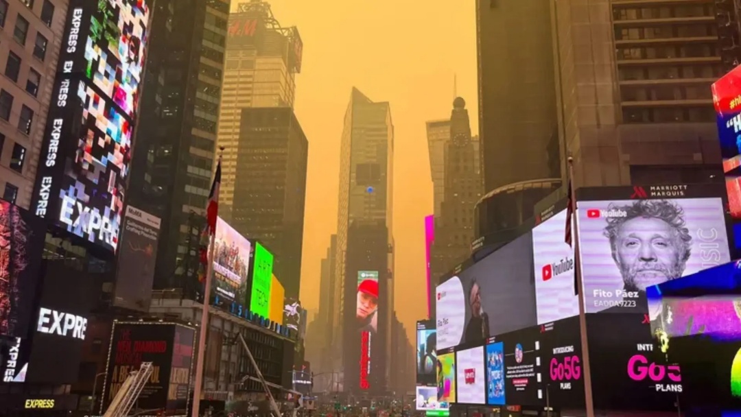 Fuma&ccedil;a de inc&ecirc;ndios florestais no Canad&aacute; se espalha pelos EUA