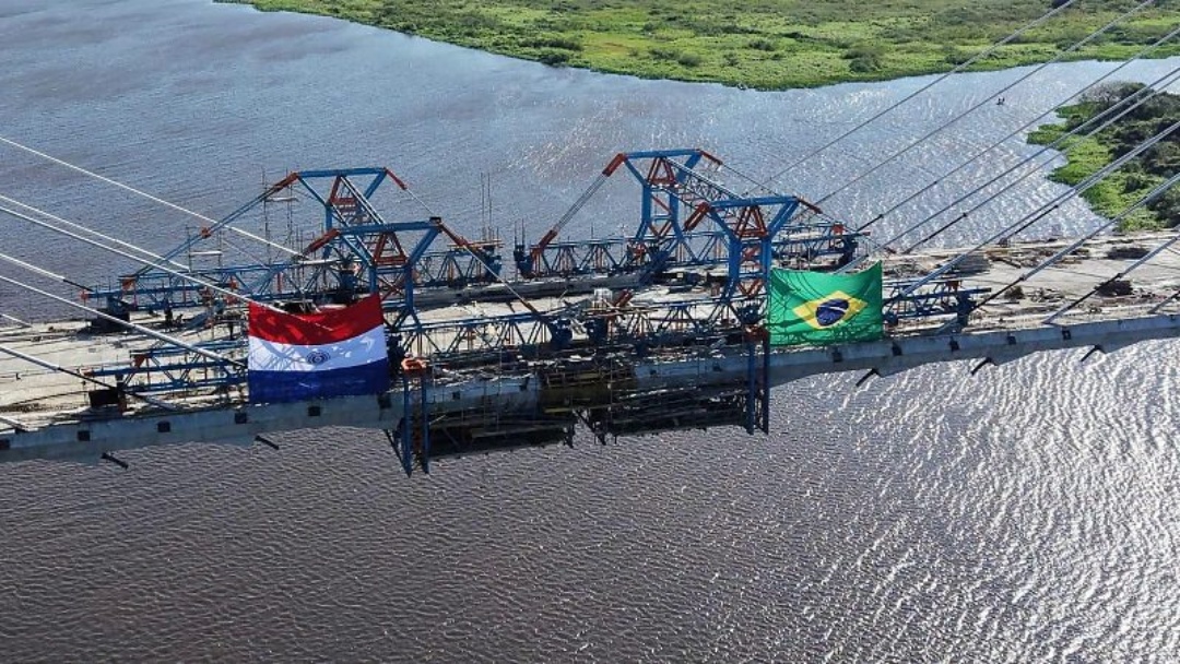Ponte Bioce&acirc;nica recebe ajustes antes da abertura oficial