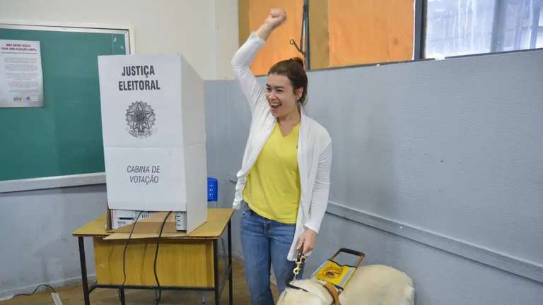Brasil tem quase 2 milh&otilde;es de eleitores com defici&ecirc;ncia, aponta TSE