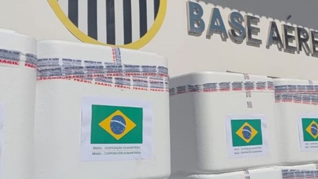 Brasil envia 690 mil vacinas em ajuda para a Venezuela