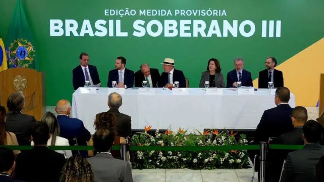 Lula diz que Brasil tem condições de sair fortalecido da crise comercial com os EUA