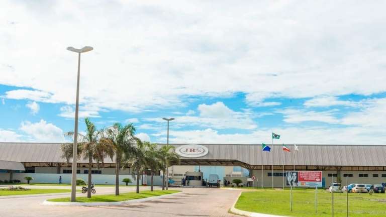 JBS concede f&eacute;rias coletivas ap&oacute;s limite de cota para a China; Balbinos aguarda retomada dos abates com expectativa de acesso asfaltado em fase final de licita&ccedil;&atilde;o