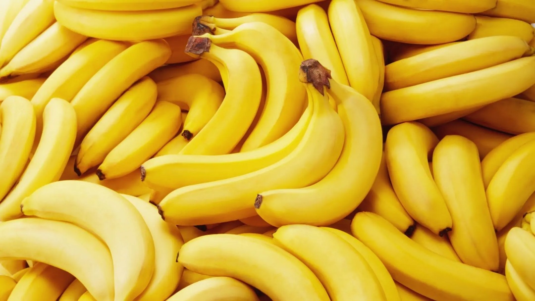 Homem &eacute; preso ap&oacute;s invadir im&oacute;vel para furtar bananas
